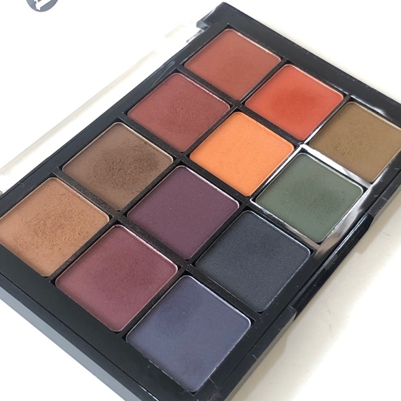 Viseart eyeshadow palette 04 Dark Matte France - Picture 2 of 5